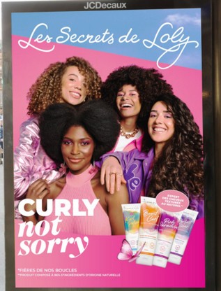 Lire la suite à propos de l’article « Curly not sorry », publicité d’une marque française, conçue pour un public francophone